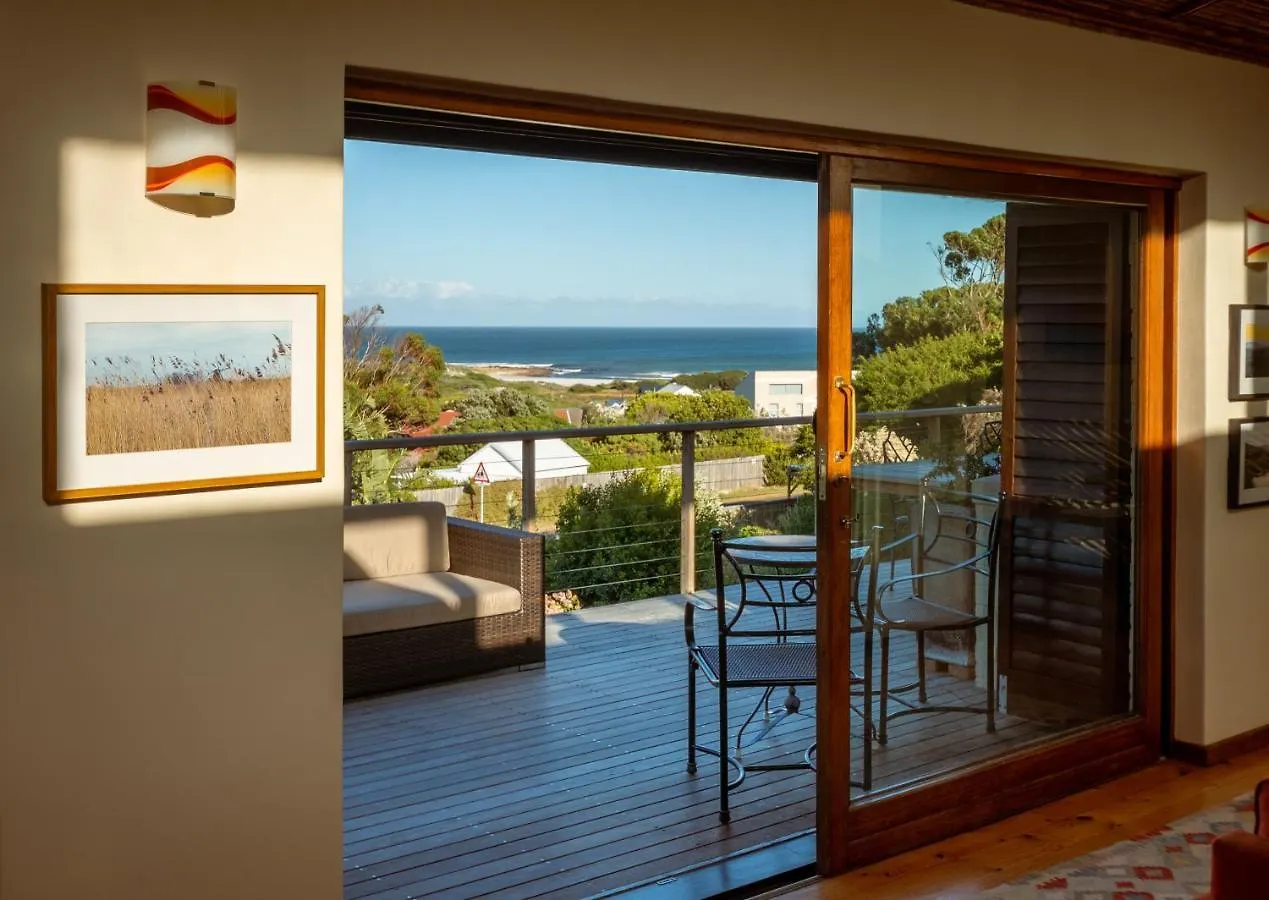 Shutters On Hilltop, Scarborough Holiday home